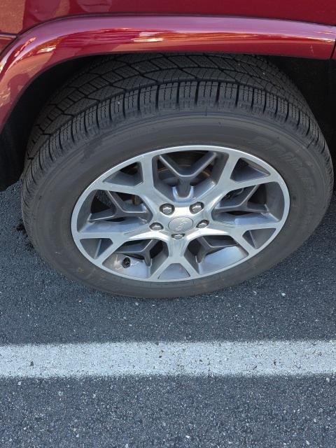 used 2019 Jeep Grand Cherokee car, priced at $27,764