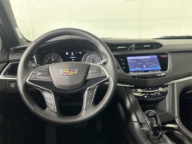 new 2025 Cadillac XT5 car, priced at $55,790
