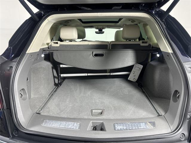 used 2022 Cadillac XT5 car, priced at $33,285