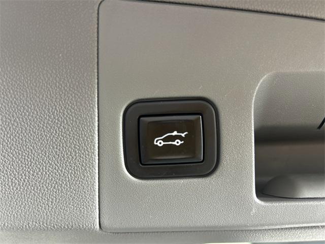 used 2022 Cadillac XT5 car, priced at $33,285