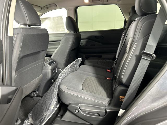 new 2025 Nissan Pathfinder car, priced at $40,127
