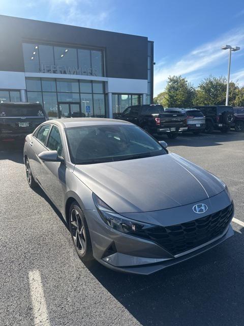 used 2023 Hyundai Elantra car