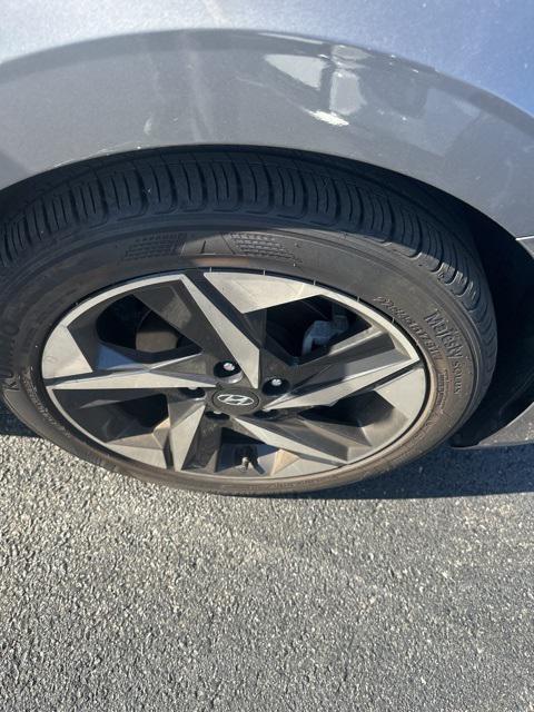 used 2023 Hyundai Elantra car