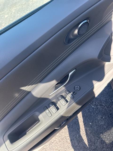 used 2023 Hyundai Elantra car