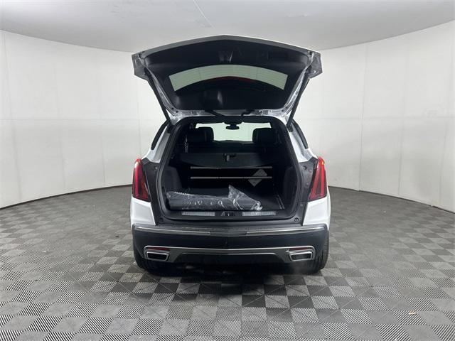 new 2025 Cadillac XT5 car, priced at $55,215