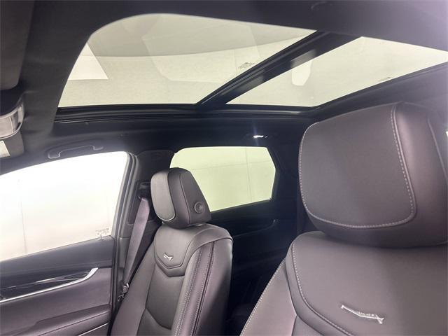 new 2025 Cadillac XT5 car, priced at $55,215