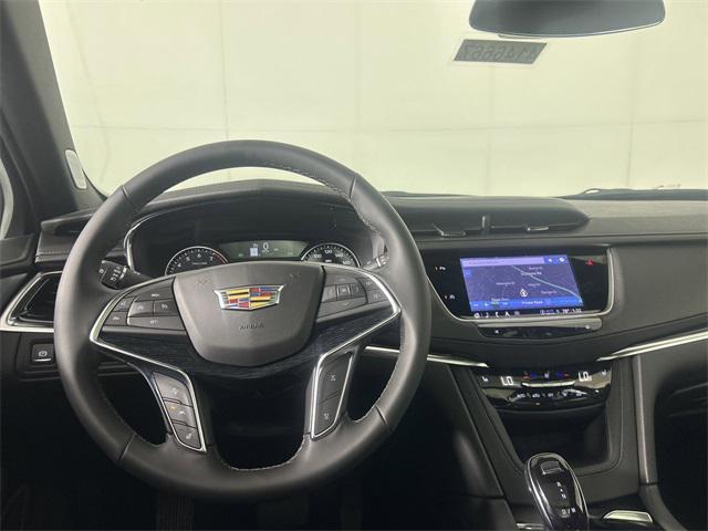 new 2025 Cadillac XT5 car, priced at $55,215