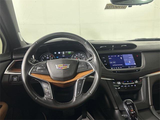 used 2023 Cadillac XT5 car, priced at $35,247