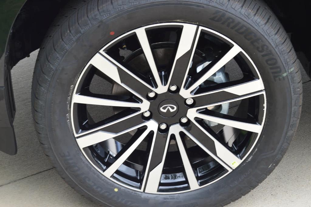 new 2025 INFINITI QX80 car, priced at $117,724