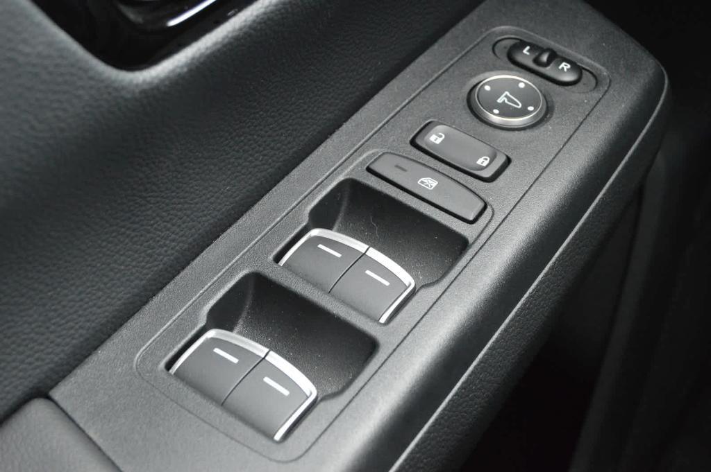 used 2025 Honda CR-V Hybrid car, priced at $36,999