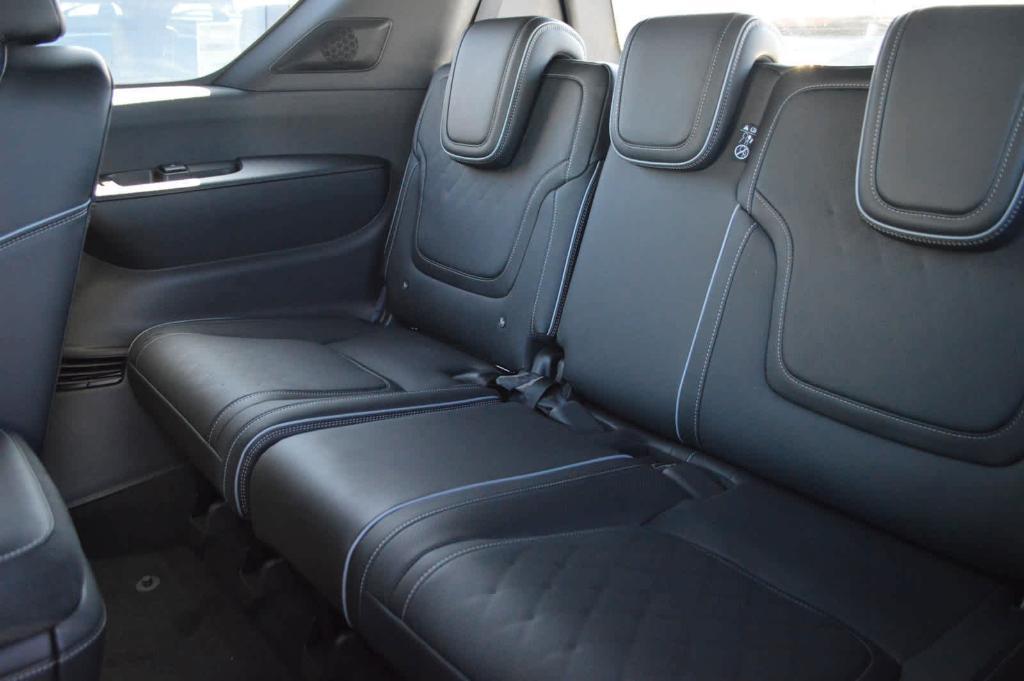 new 2025 INFINITI QX80 car, priced at $121,720