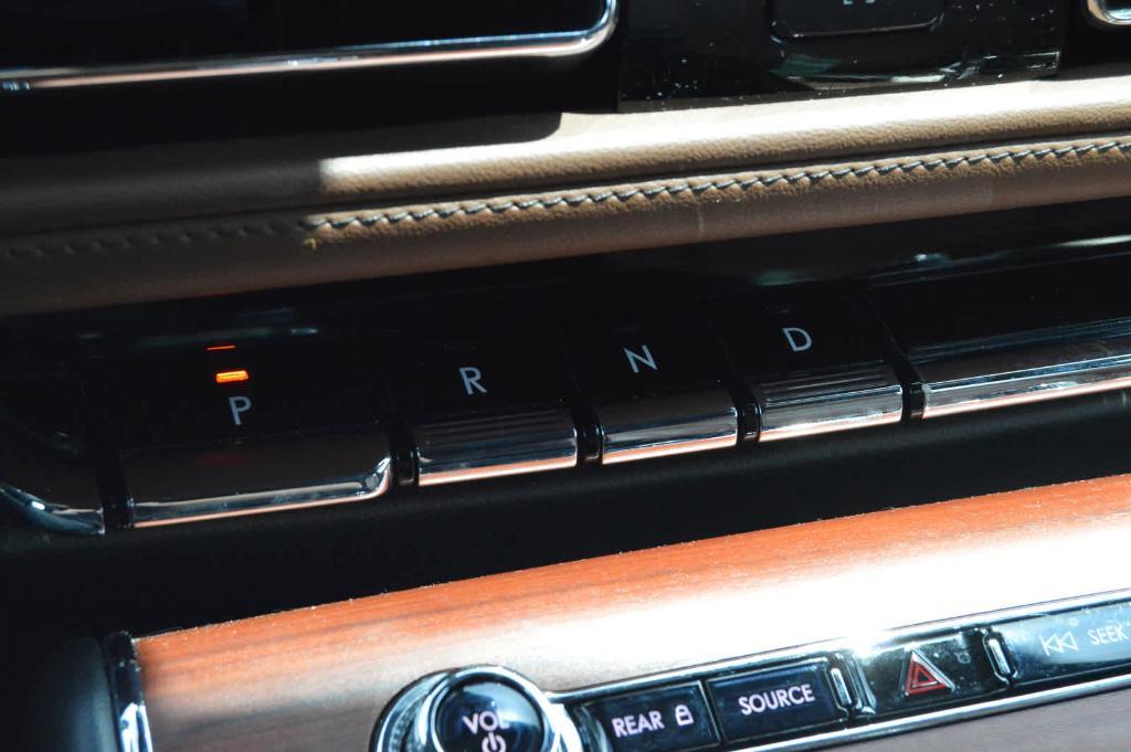 used 2023 Lincoln Aviator car, priced at $44,999