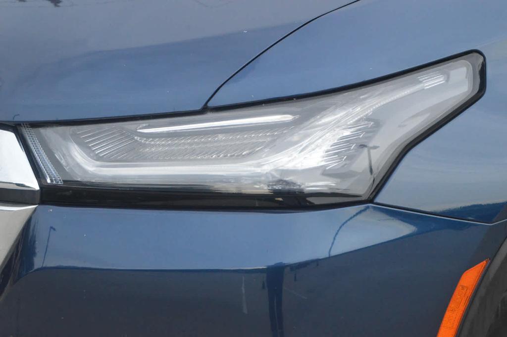 used 2022 Chevrolet Traverse car, priced at $26,991