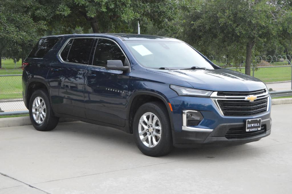 used 2022 Chevrolet Traverse car, priced at $26,991