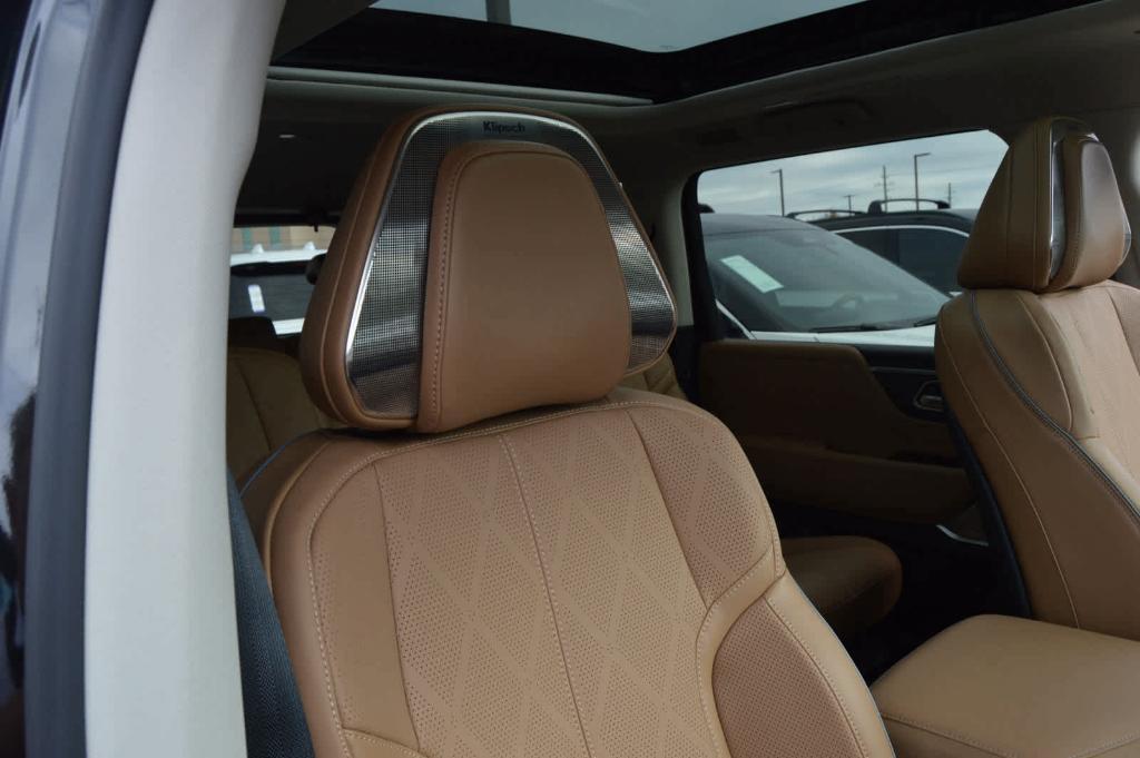 new 2025 INFINITI QX80 car, priced at $113,635