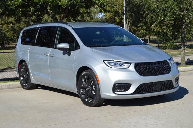 used 2023 Chrysler Pacifica car, priced at $31,499