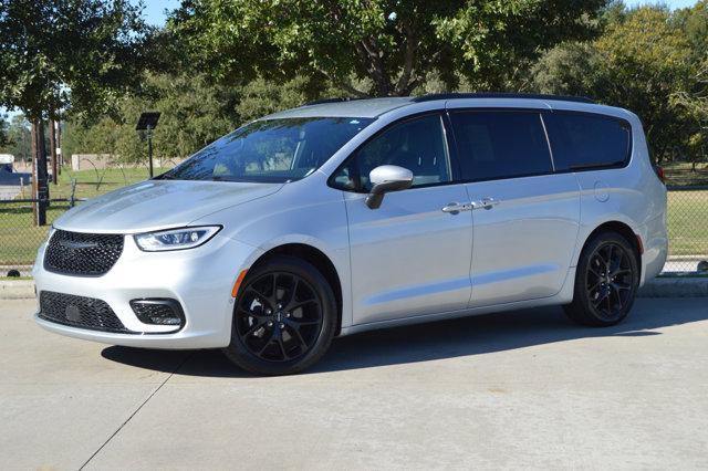 used 2023 Chrysler Pacifica car, priced at $31,499