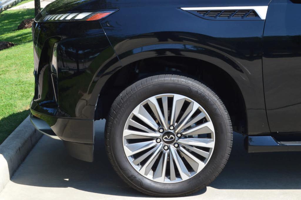 used 2025 INFINITI QX80 car, priced at $74,499