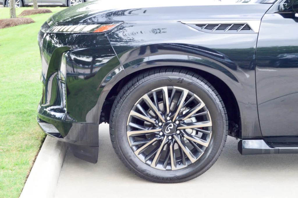 used 2025 INFINITI QX80 car, priced at $94,499