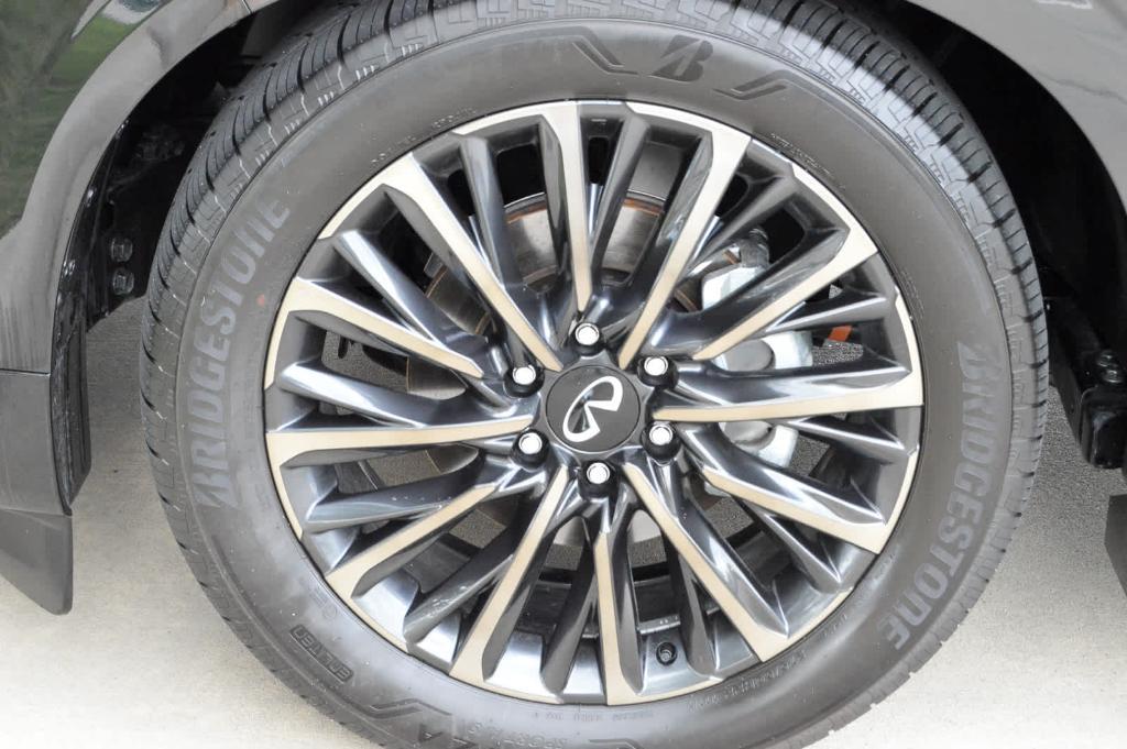 used 2025 INFINITI QX80 car, priced at $94,499