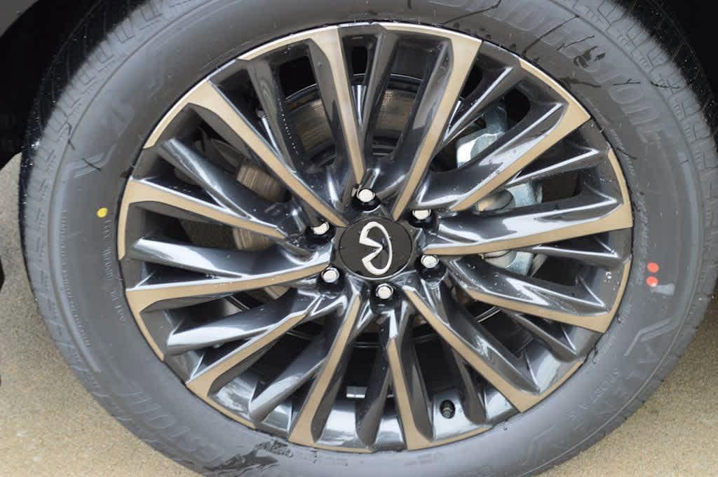 new 2025 INFINITI QX80 car, priced at $112,590