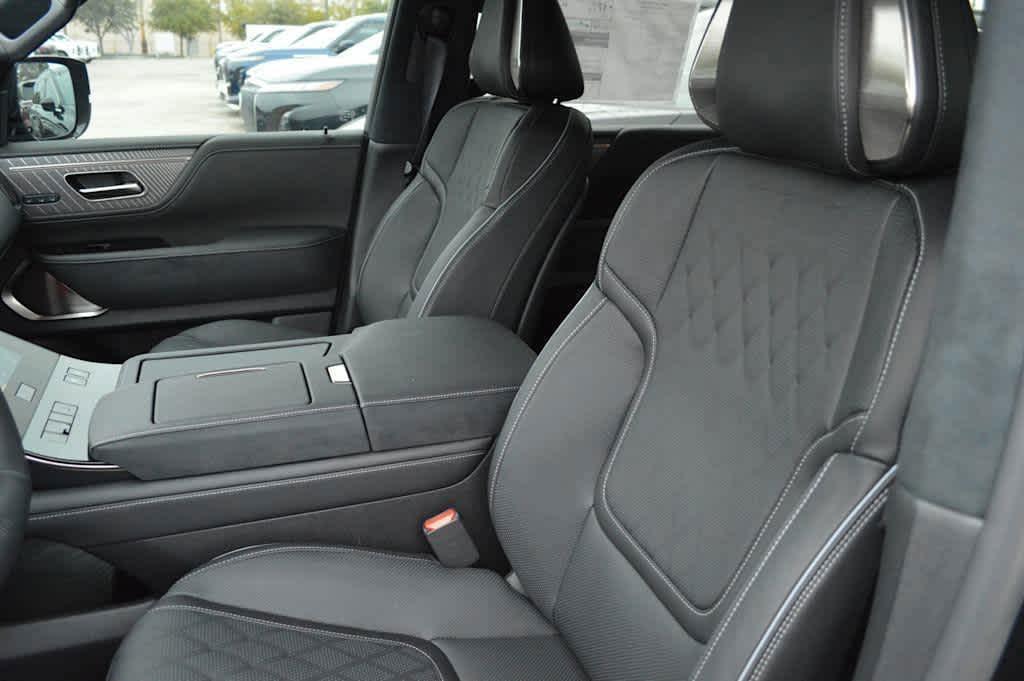 new 2025 INFINITI QX80 car, priced at $112,590