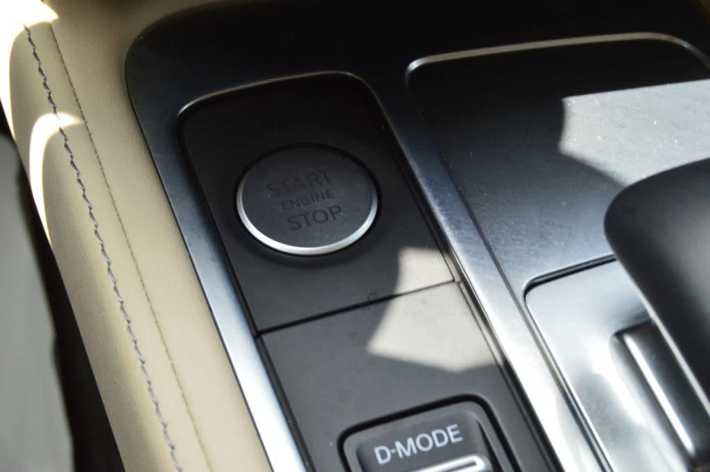 used 2025 INFINITI QX60 car, priced at $41,899