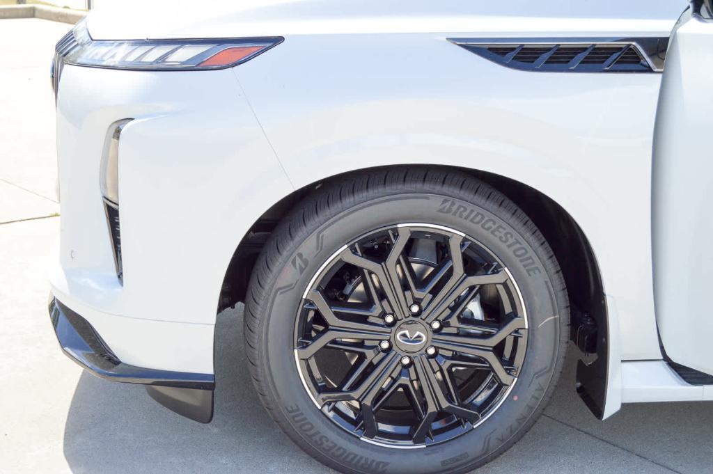 new 2026 INFINITI QX80 car, priced at $106,525