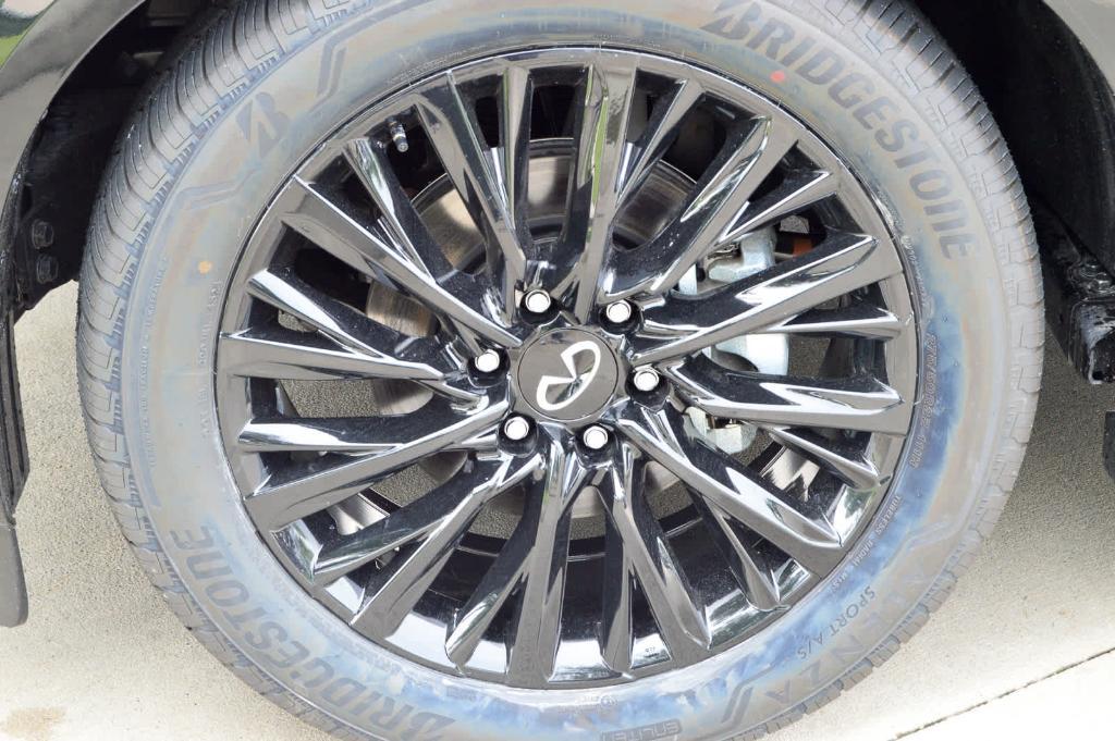 new 2025 INFINITI QX80 car, priced at $121,720