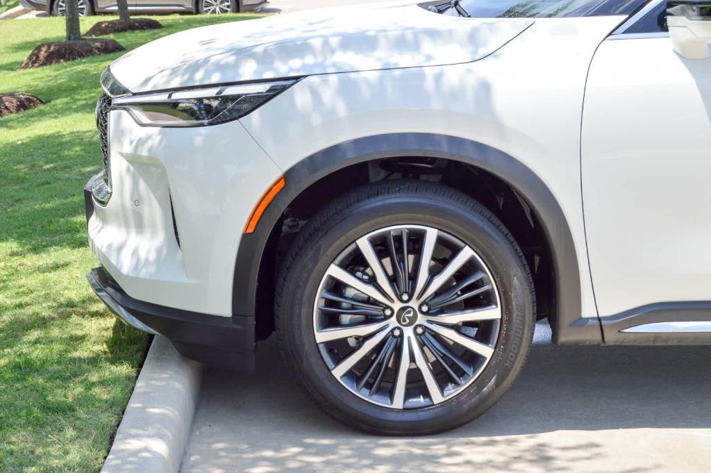 used 2025 INFINITI QX60 car, priced at $59,999