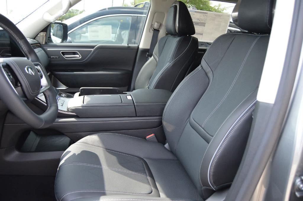 new 2025 INFINITI QX80 car, priced at $102,640
