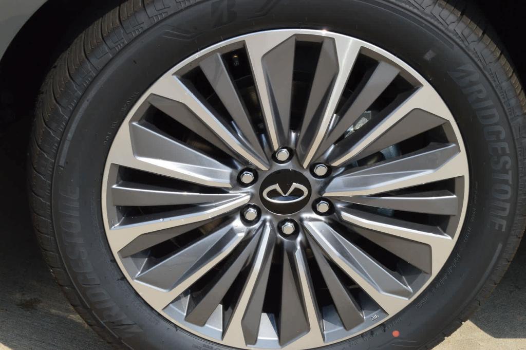 new 2025 INFINITI QX80 car, priced at $102,640