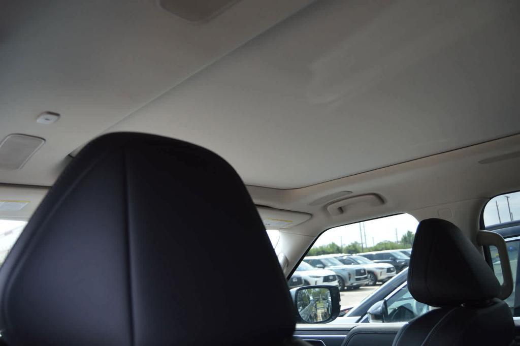 new 2025 INFINITI QX80 car, priced at $102,640