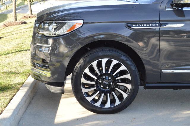 used 2024 Lincoln Navigator car, priced at $89,999