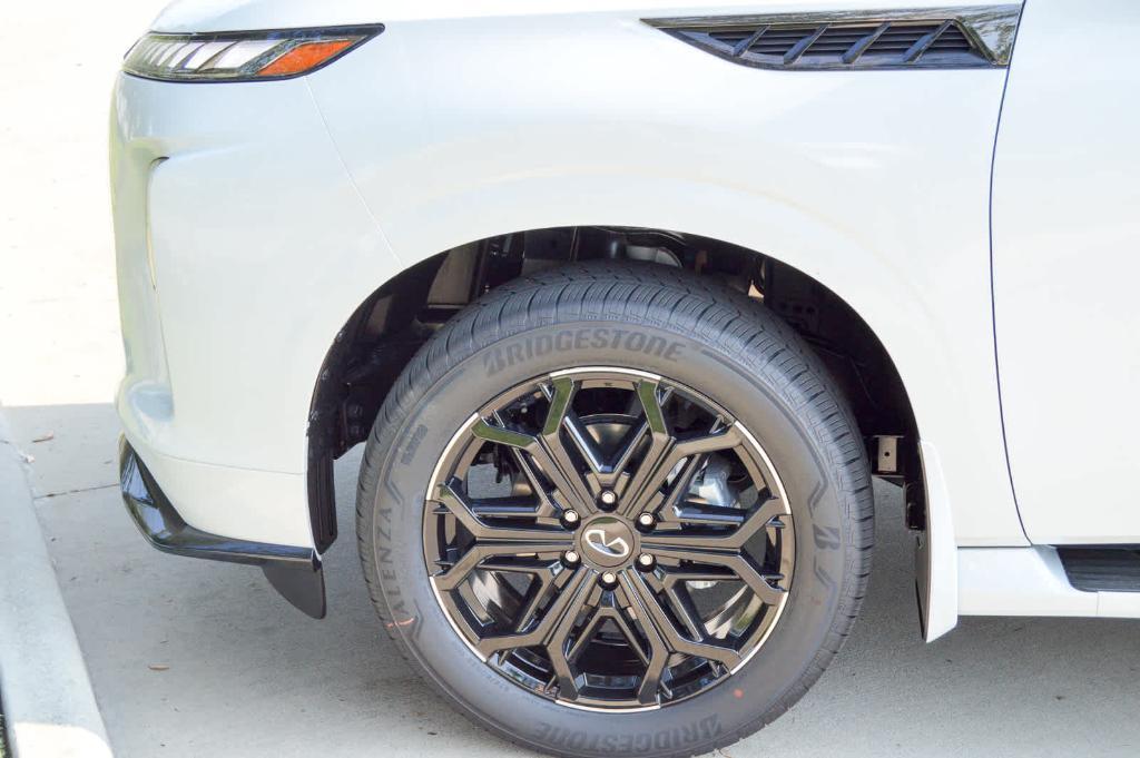 new 2026 INFINITI QX80 car, priced at $106,525