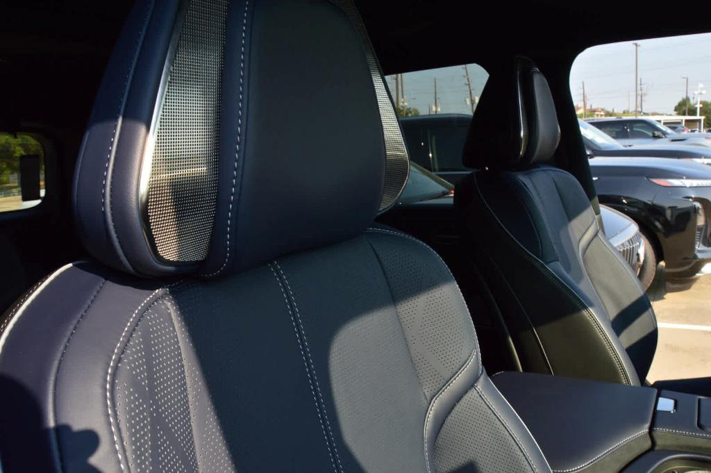 new 2026 INFINITI QX80 car, priced at $106,525