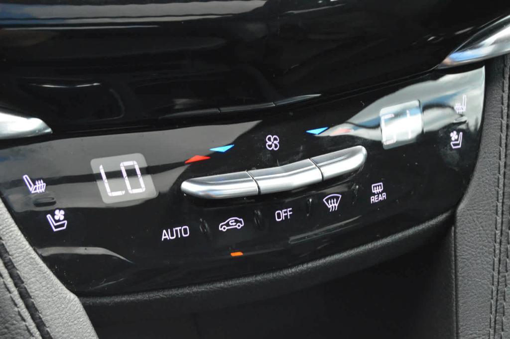 used 2023 Cadillac XT6 car, priced at $36,699