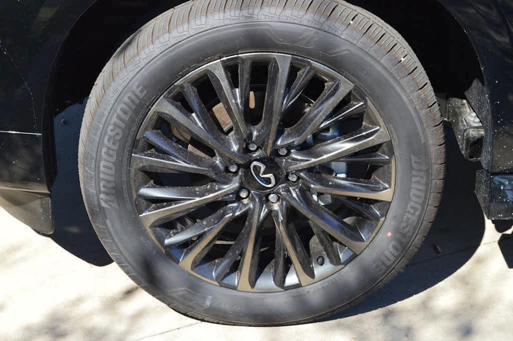 new 2025 INFINITI QX80 car, priced at $112,590