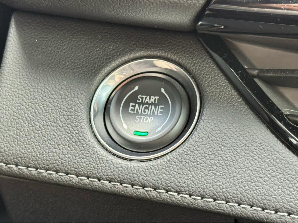 used 2025 Buick Enclave car, priced at $38,999