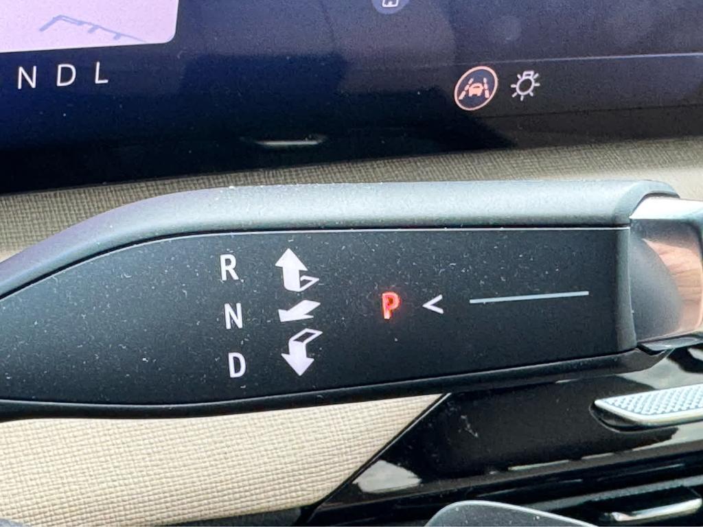 used 2025 Buick Enclave car, priced at $38,999