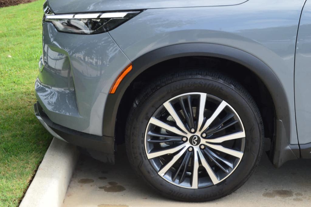 used 2025 INFINITI QX60 car, priced at $54,999
