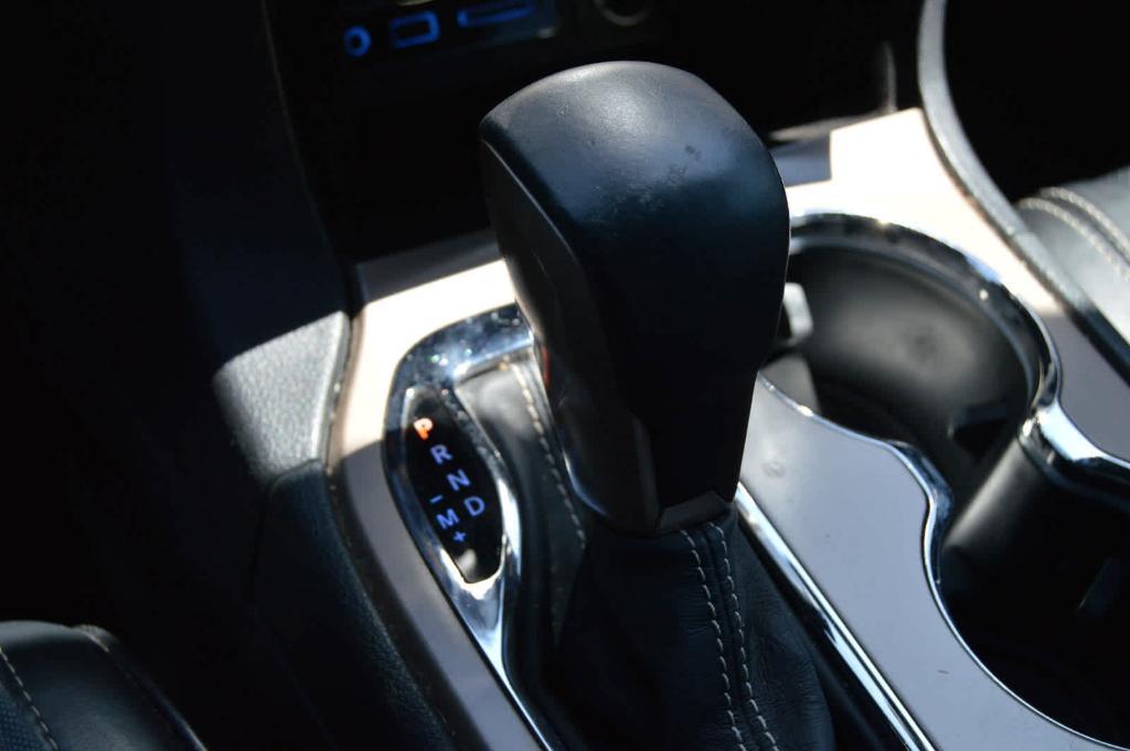 used 2017 Jeep Grand Cherokee car, priced at $15,499
