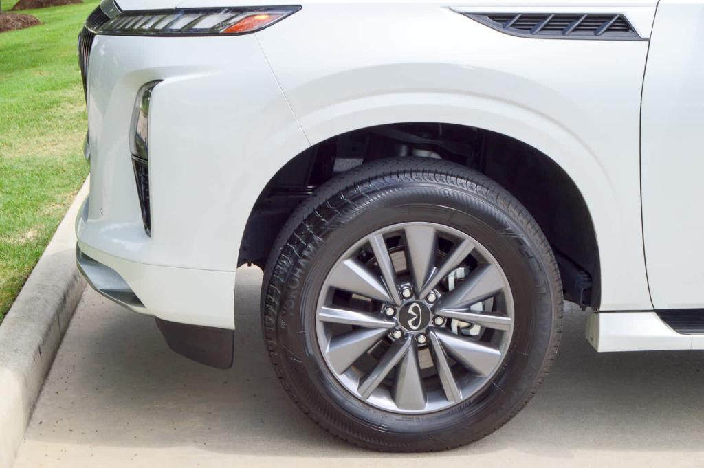 used 2025 INFINITI QX80 car, priced at $71,999