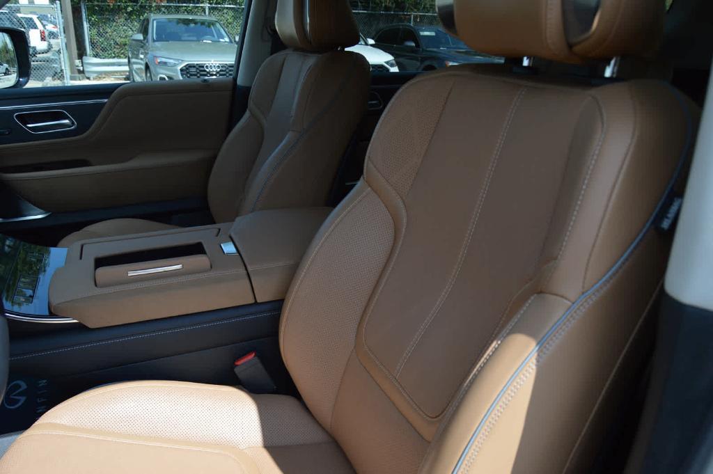 used 2025 INFINITI QX80 car, priced at $77,499