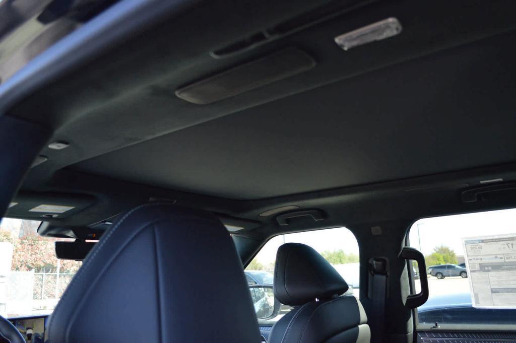 new 2025 INFINITI QX80 car, priced at $123,585