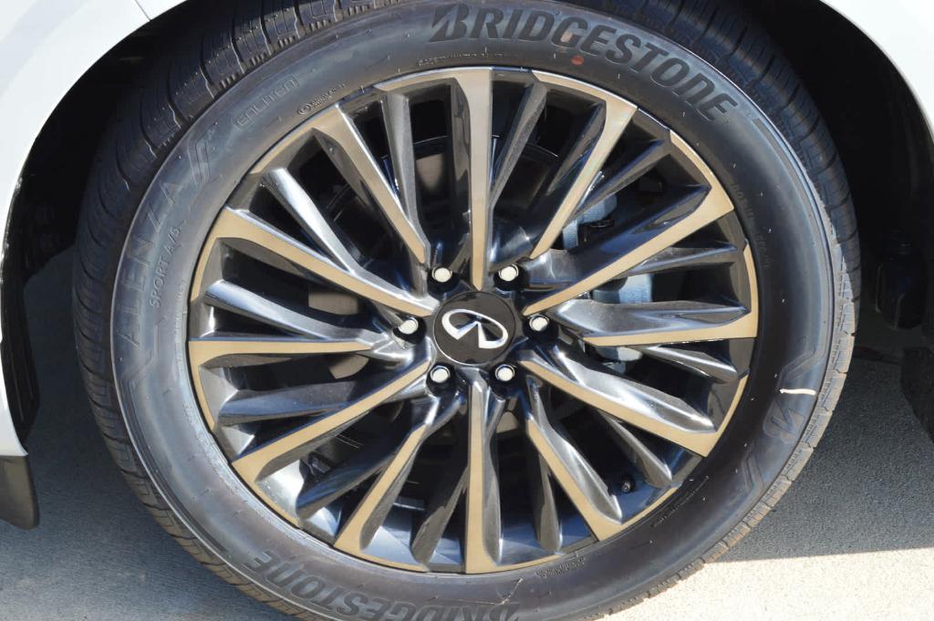 new 2025 INFINITI QX80 car, priced at $123,585