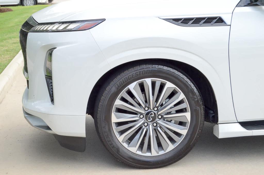 used 2025 INFINITI QX80 car, priced at $86,999