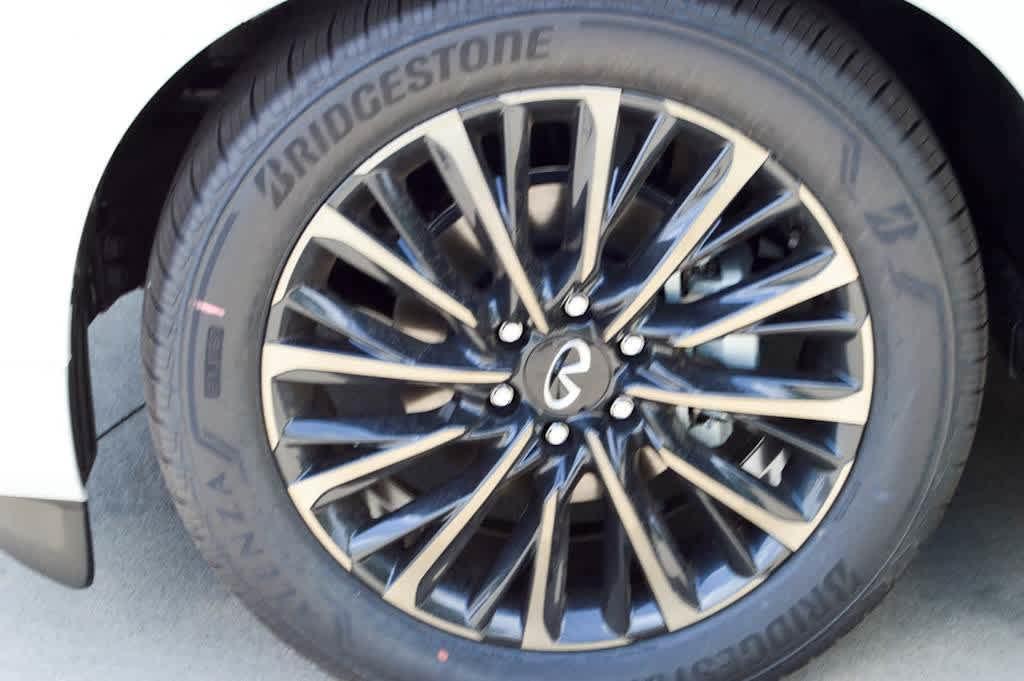new 2025 INFINITI QX80 car, priced at $112,795