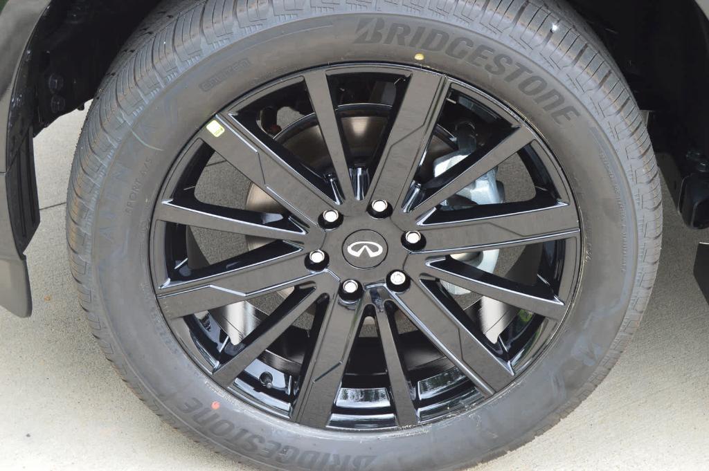 new 2025 INFINITI QX80 car, priced at $117,724