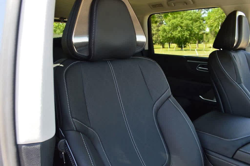 new 2025 INFINITI QX80 car, priced at $107,774